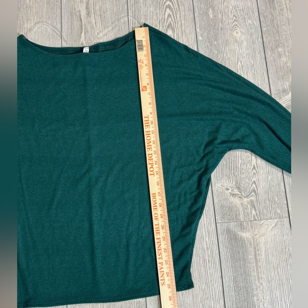 Green Dolman Sleeve Top, Boatneck, Size Medium, - Picture 7 of 9